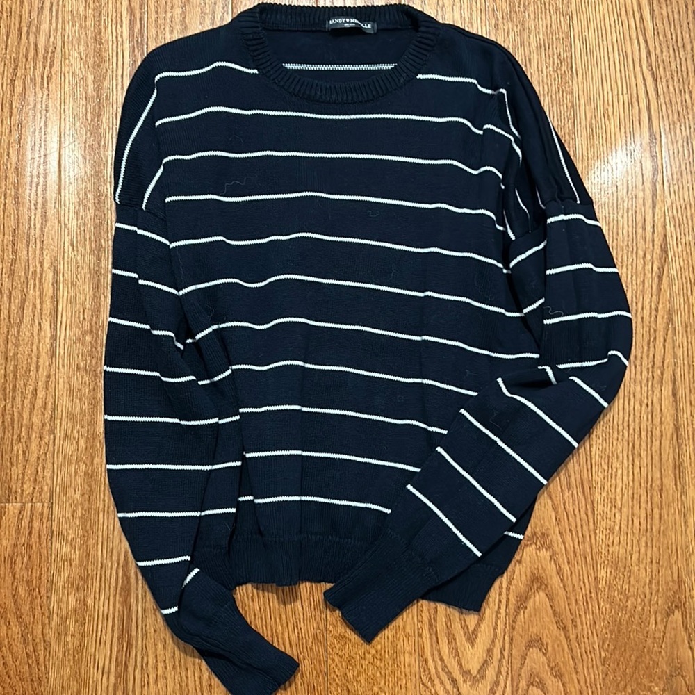 Brandy Melville sweater
